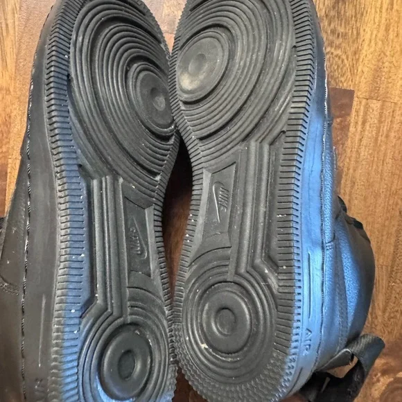 Nike Black Air High-Top Sneakers - Picture 4 of 5